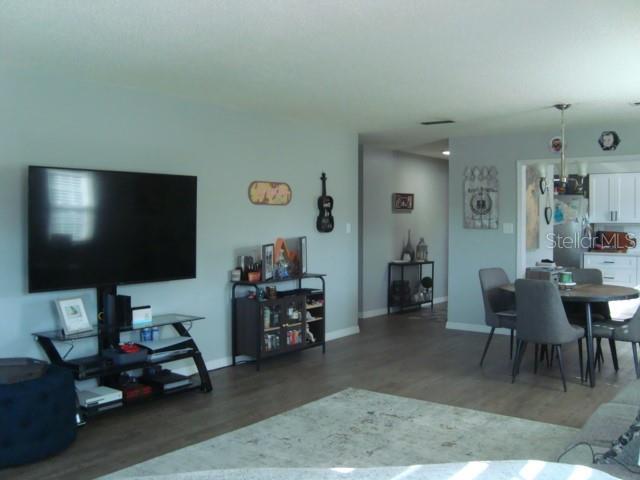 Building Photo - 1706 Belleair Forest Dr
