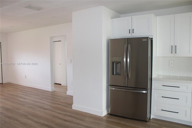 Building Photo - 3827 SW 88th Ct