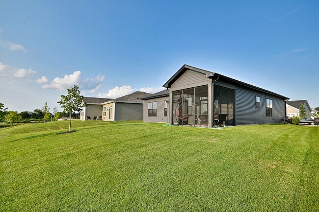 Building Photo - 311 Dennis Ln