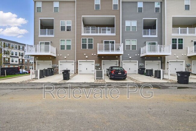 Building Photo - 636 Brookwood Glen Ter