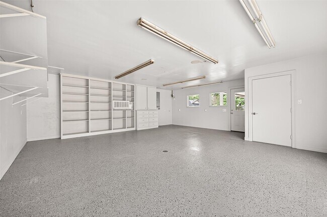 Building Photo - 903 Sugarfield Ct
