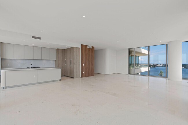 Building Photo - 200 Arkona Ct