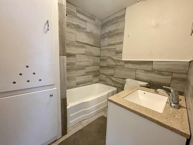 Building Photo - 4205 41st St