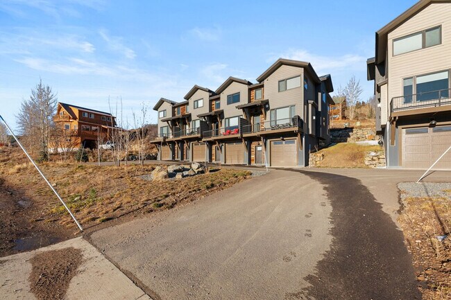 Building Photo - 85 Haverly St