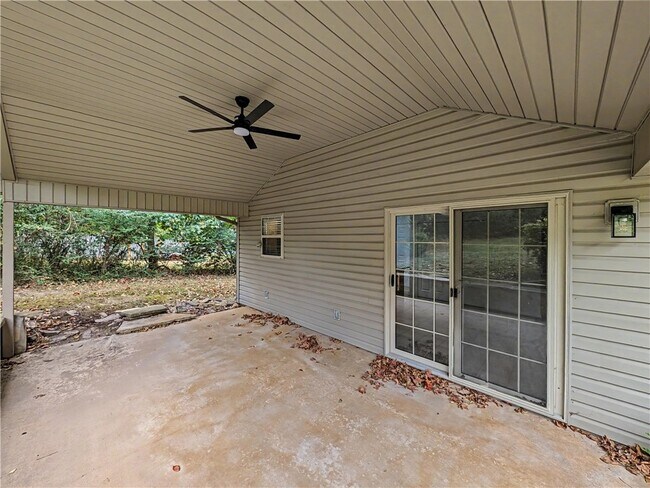 Building Photo - 11 Ettington Dr