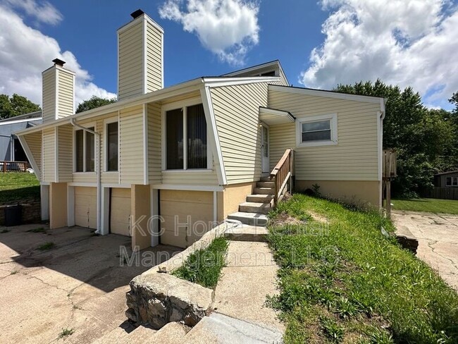 Building Photo - 1903 N 75th Terrace