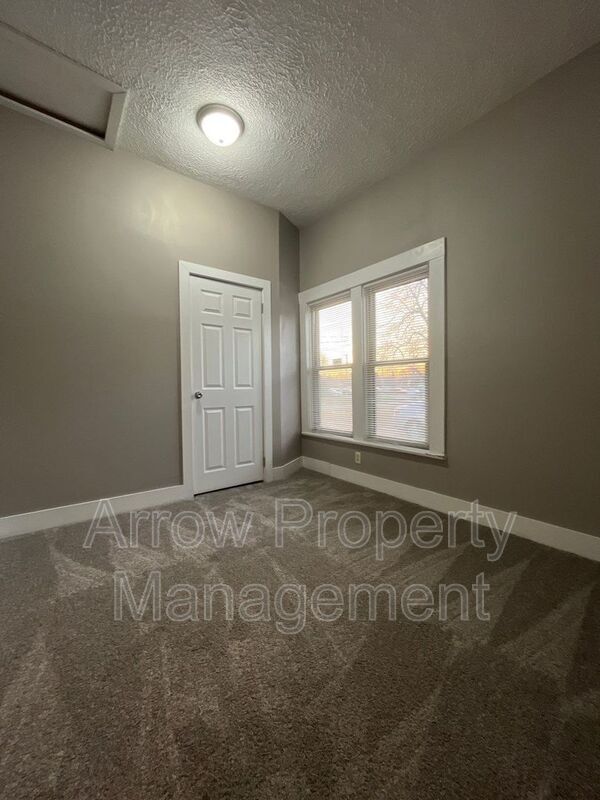 Building Photo - 2738 Apple St