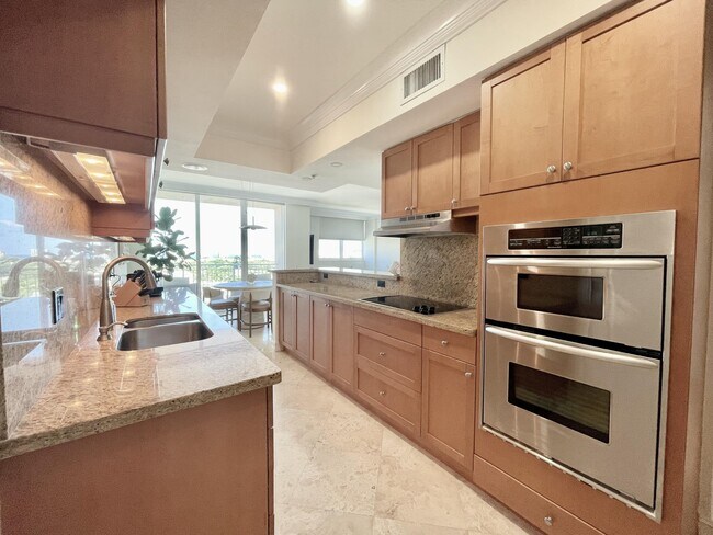Building Photo - 99 SE Mizner Blvd