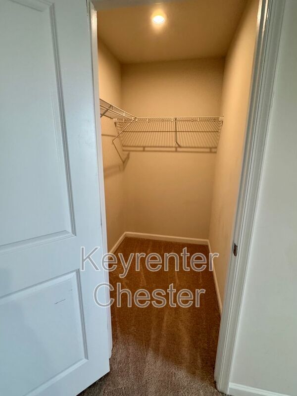 Building Photo - 331 Chanticleer Dr