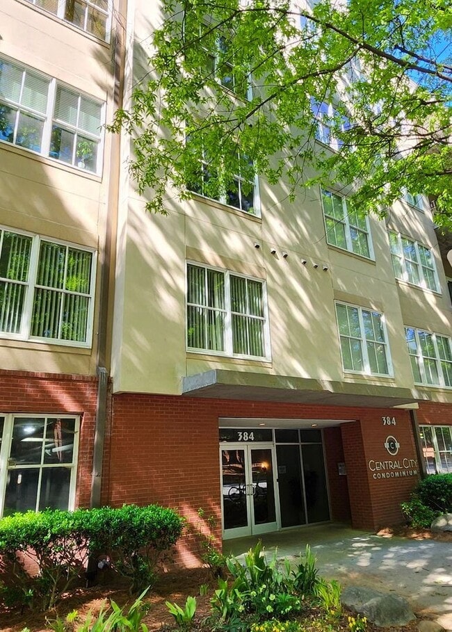 Building Photo - Lease Today! 2BR/2BA Condo in Old Fourth W...