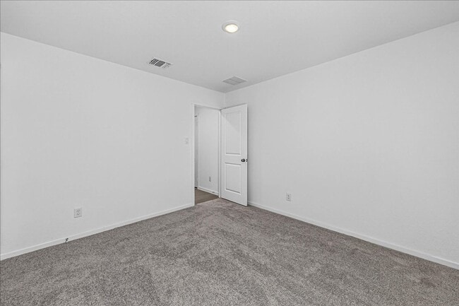 Building Photo - 1314 Lady Yoli St