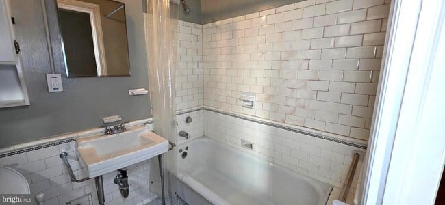 Building Photo - 1954 Columbia Rd NW