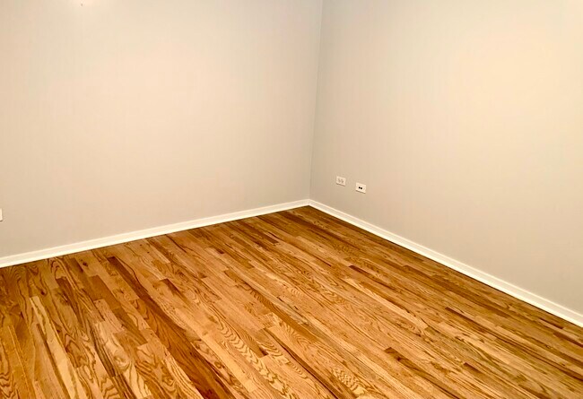 Building Photo - 500 S Clinton St