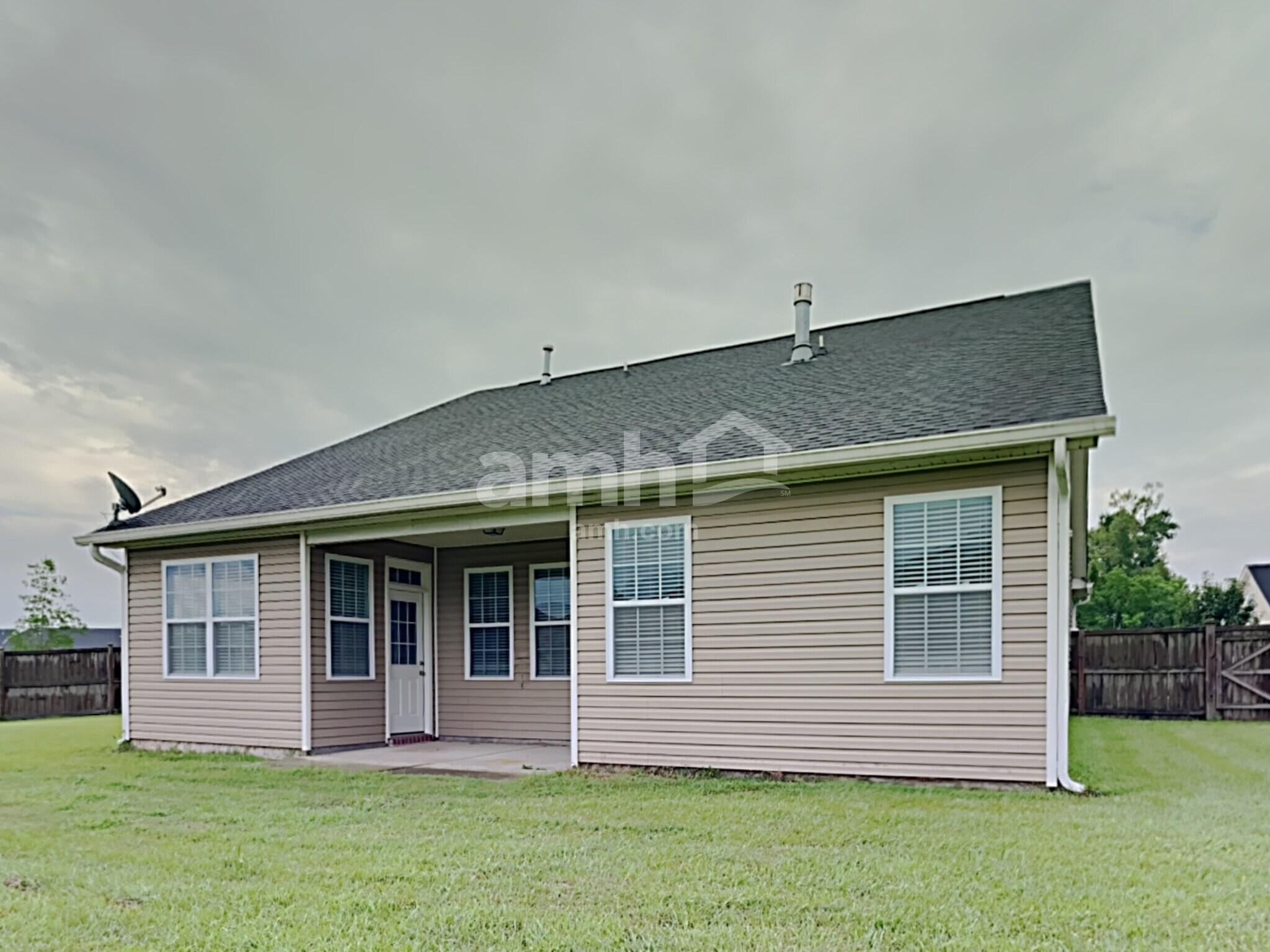 Building Photo - 8042 Regency Elm Dr