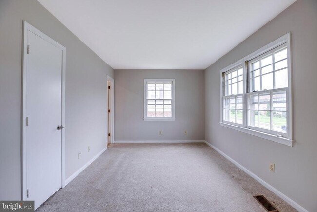 Building Photo - 322 Clay St