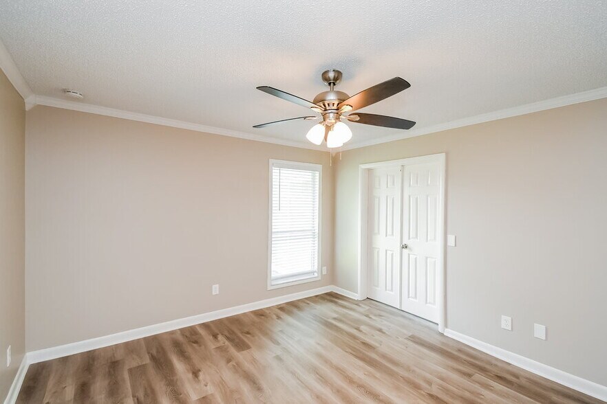 Building Photo - 1755 Farm Way