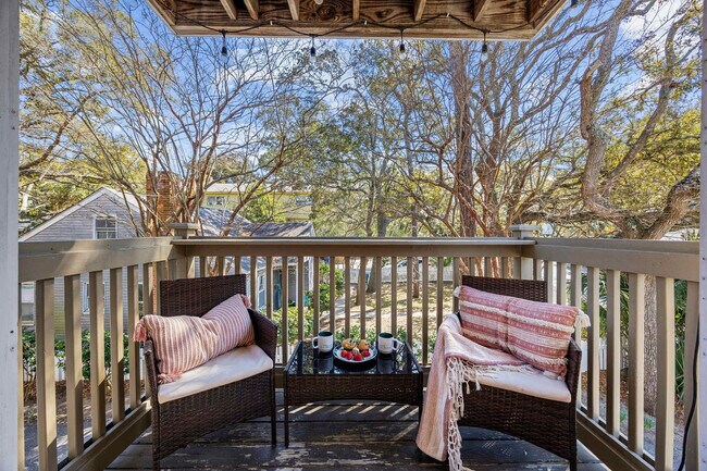 Building Photo - 414 28th Ave N