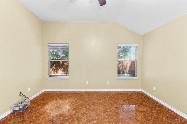 Building Photo - 1229 Laurelleaf Dr