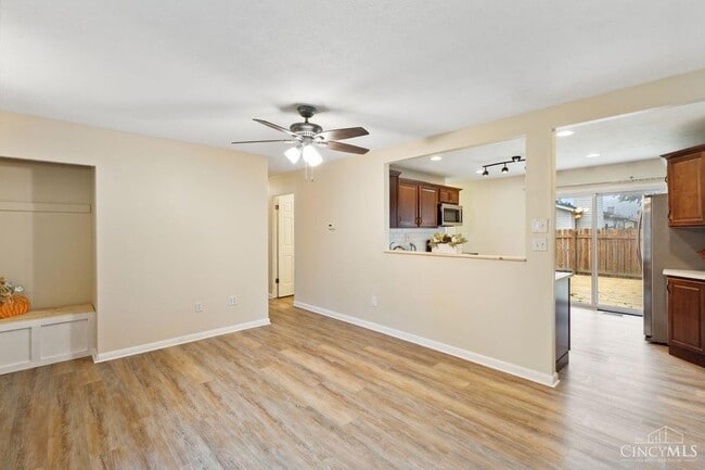 Building Photo - 1420 Broadview Ct