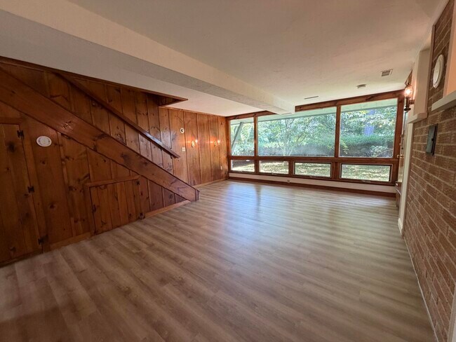 Building Photo - 56 Westville Rd