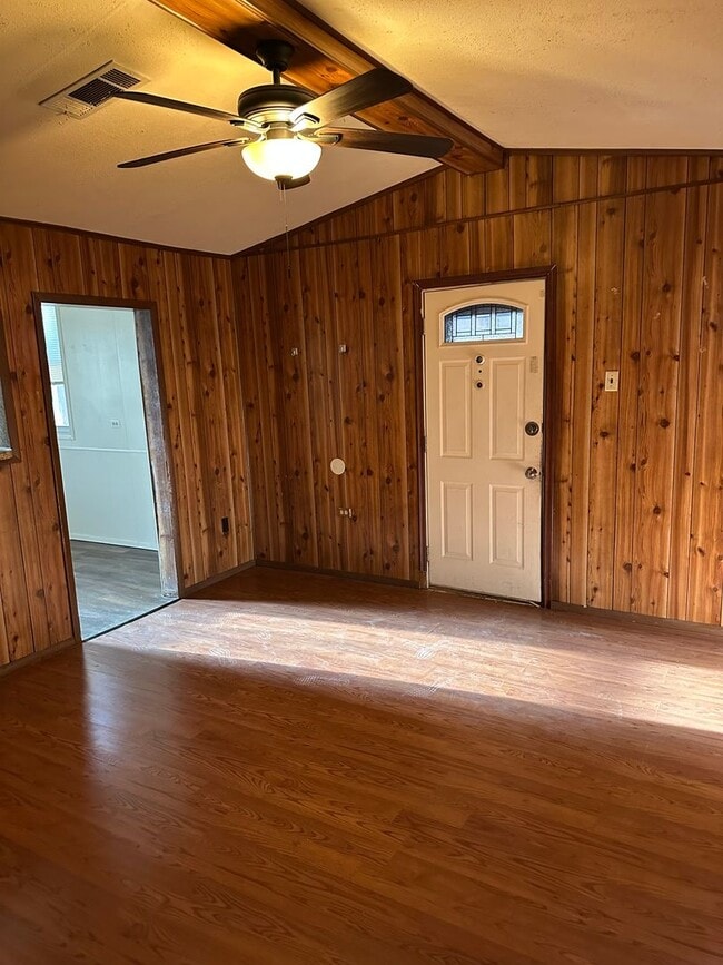 Building Photo - Section 8