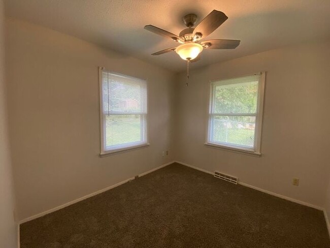 Building Photo - $1,250 | 2 Bedroom, 1 Bathroom Duplex | No...