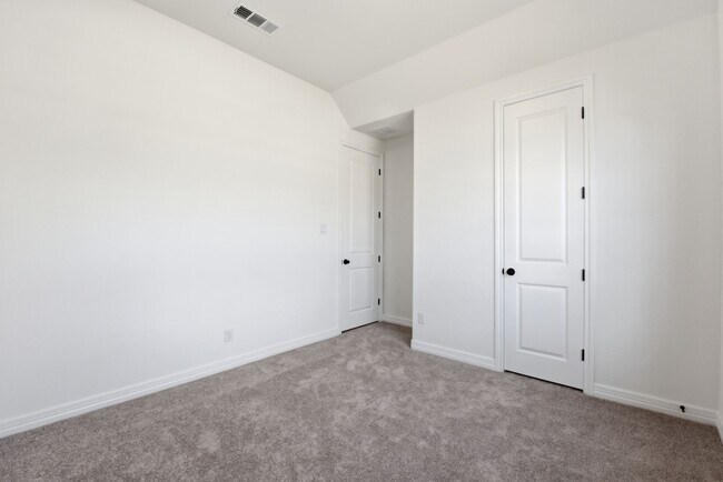 Building Photo - 5019 Field Sparrow Ln