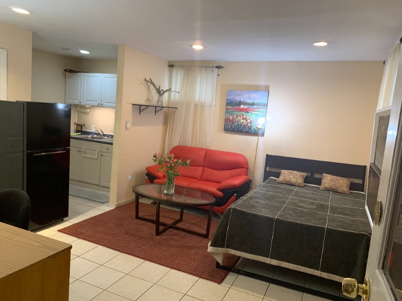 Building Photo - 22 Mountain Way