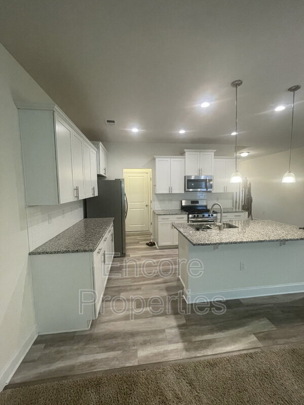 Building Photo - 1313 Compass Dr