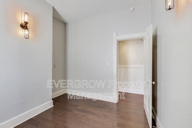 Building Photo - 1140 Hoyt Ave