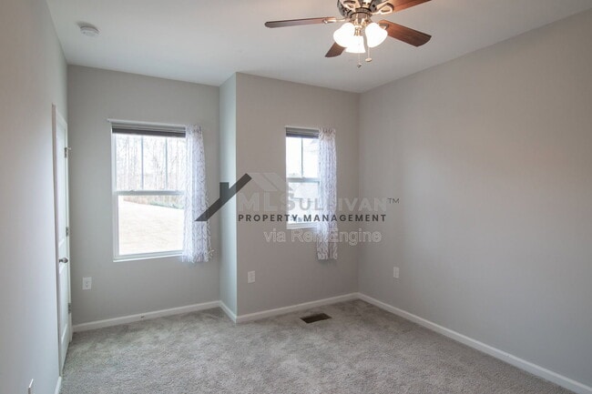 Building Photo - 425 Great Eno Path