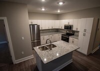 Building Photo - 3212 Brookside Dr