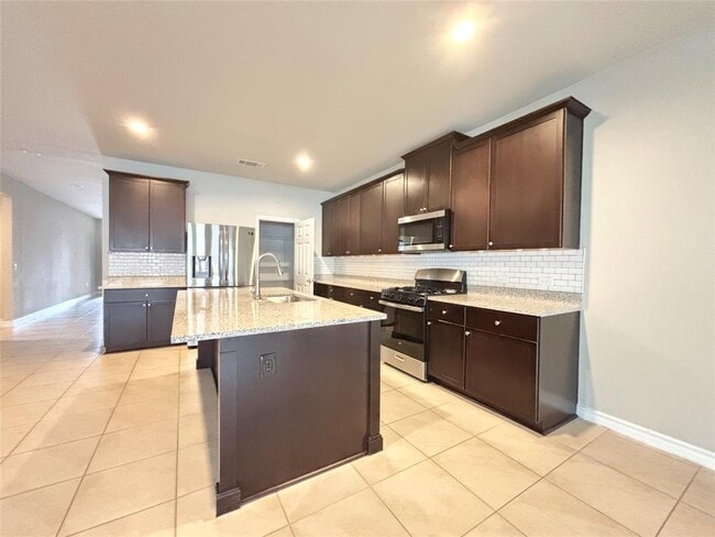 Building Photo - 10921 Zoeller Dr