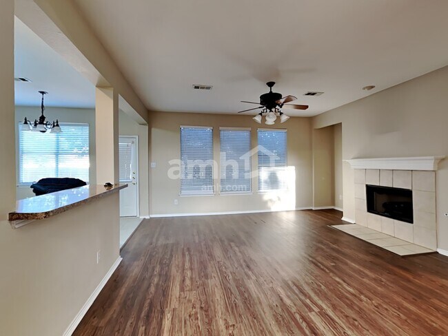 Building Photo - 3841 Chimney Rock Dr