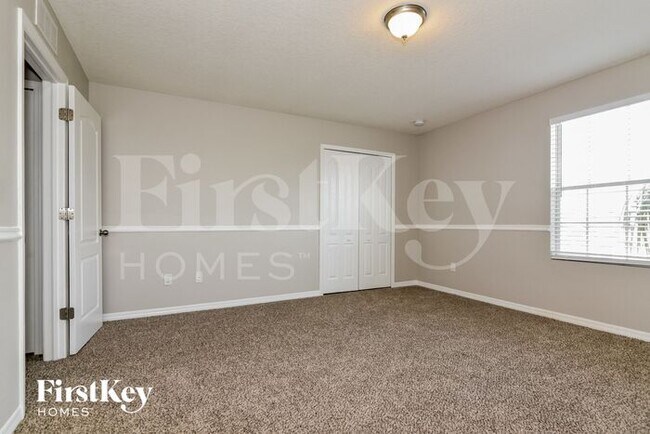 Building Photo - 561 Vista Ridge Dr