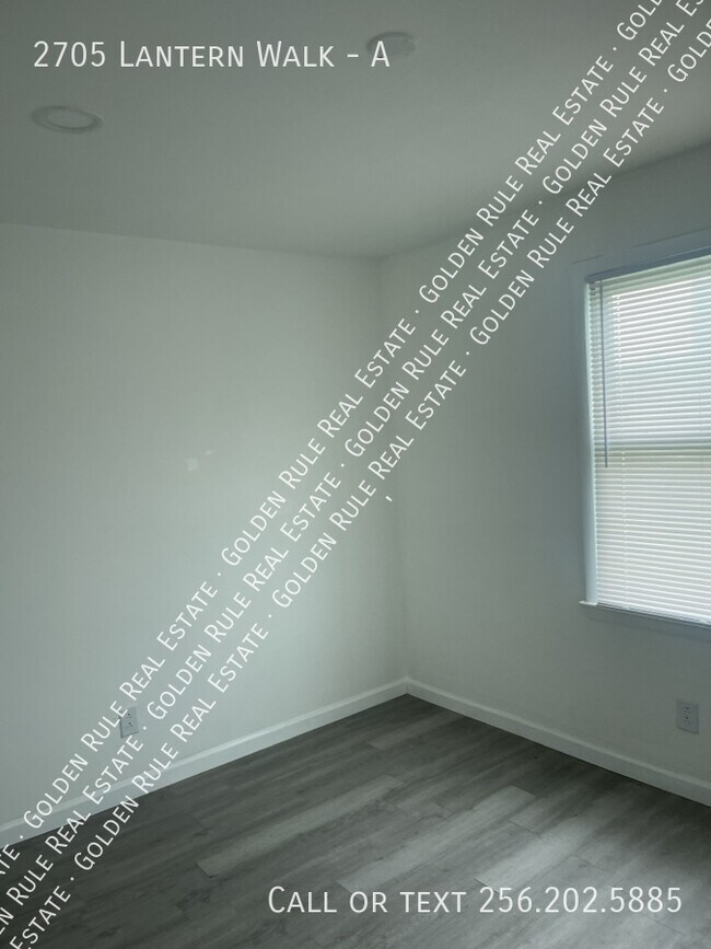 Building Photo - 2705 Lantern Walk SE