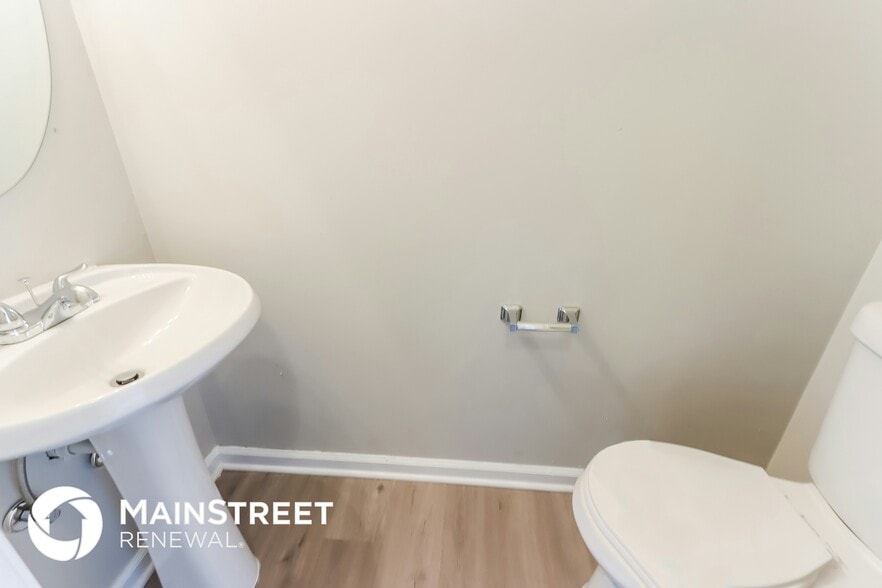 Building Photo - 8626 Glendevon Ct