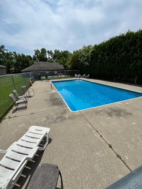 Building Photo - 38 Overlook Dr