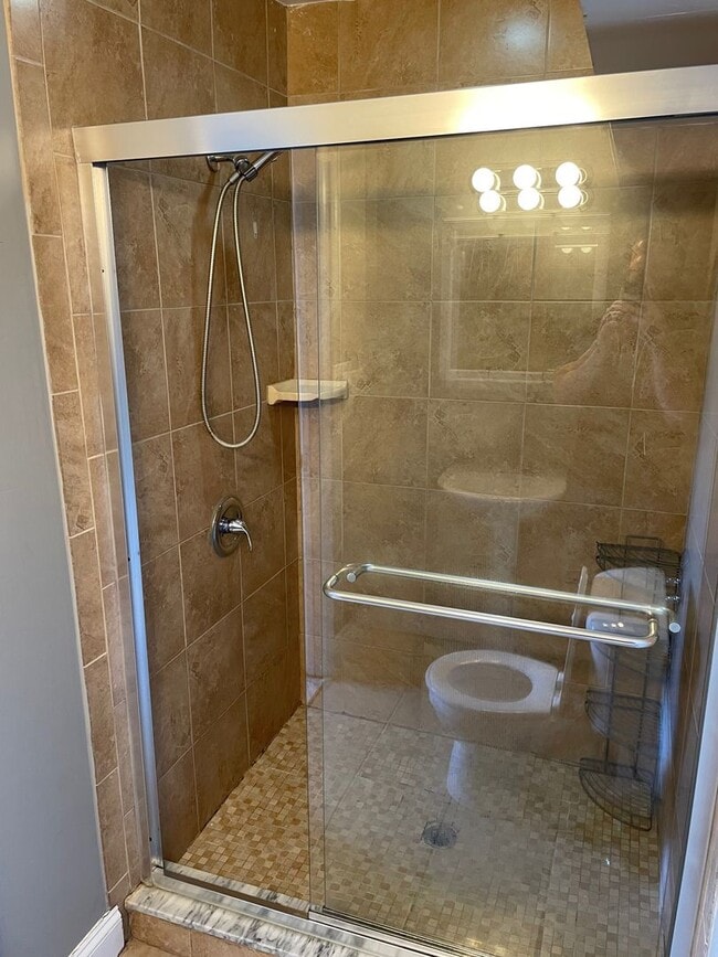 Building Photo - 1612 Elkins Ln