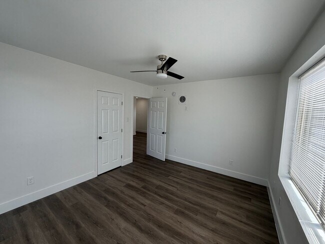 Building Photo - 604 N Causeway Blvd