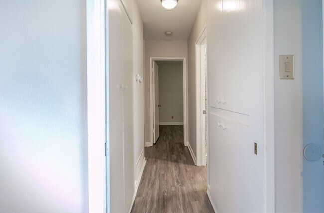 Building Photo - Beautifully Updated Single-Level Home with...