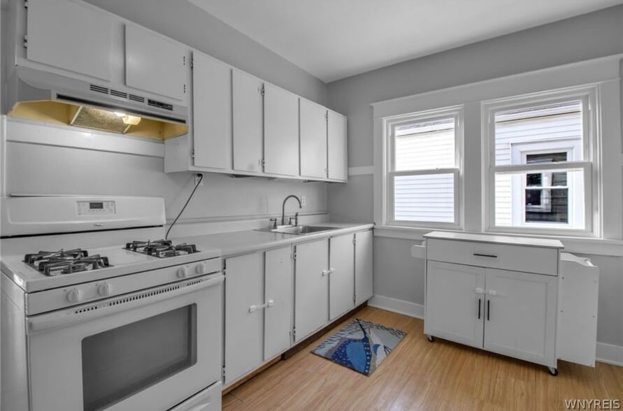 Kitchen - 299 Wellington Rd