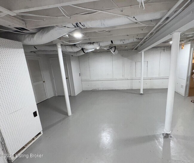 Building Photo - 2904 Riedling Dr