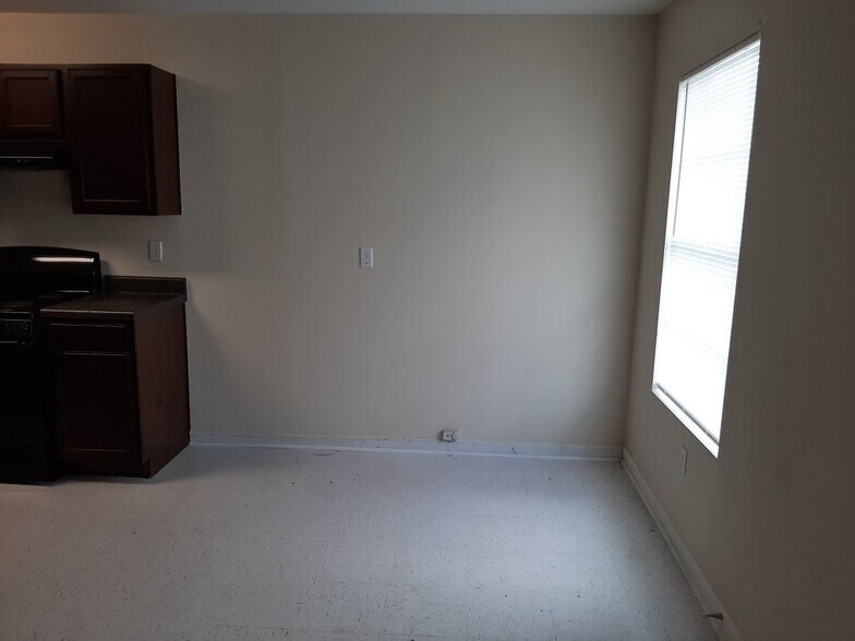 Building Photo - 4900 Pecan St