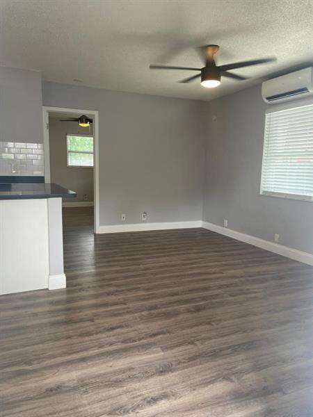 Building Photo - 732 SE 15th St