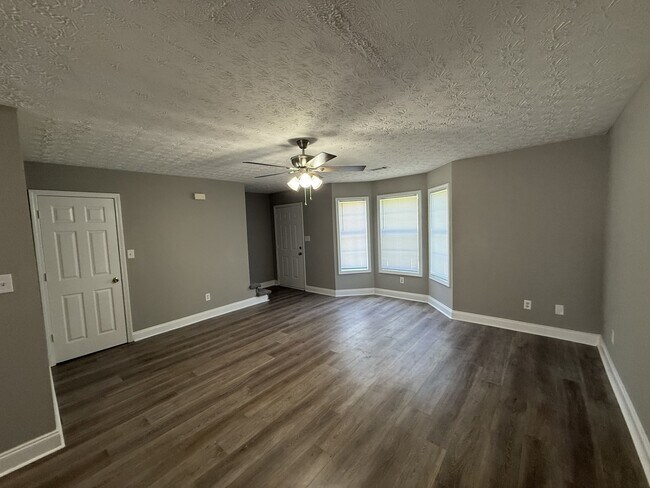 Building Photo - 289 Westchester Dr