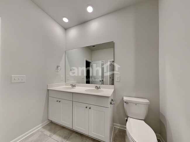 Building Photo - 306 Squire Pope Rd