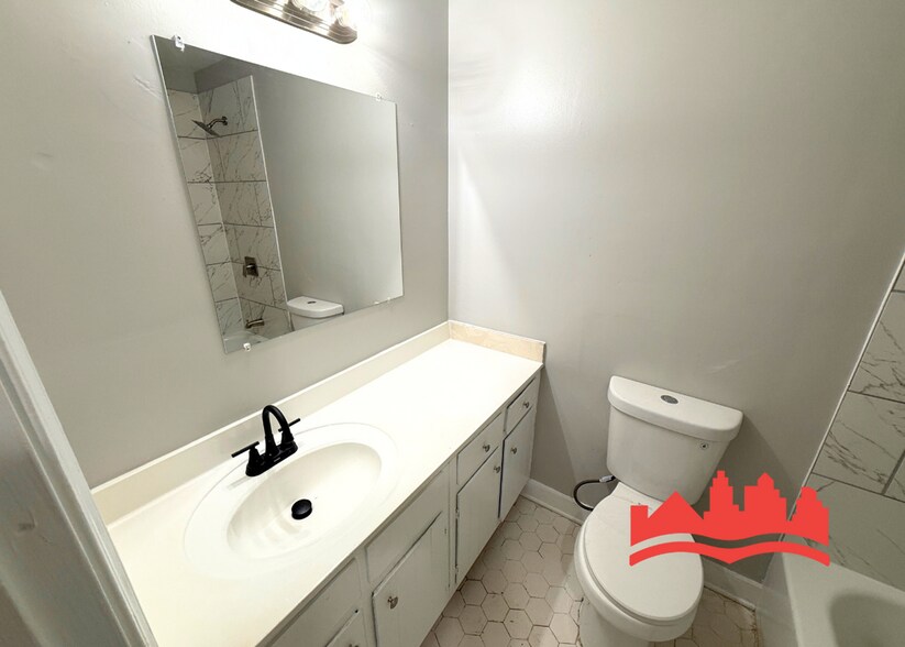 Building Photo - 3883 Drayon Cove