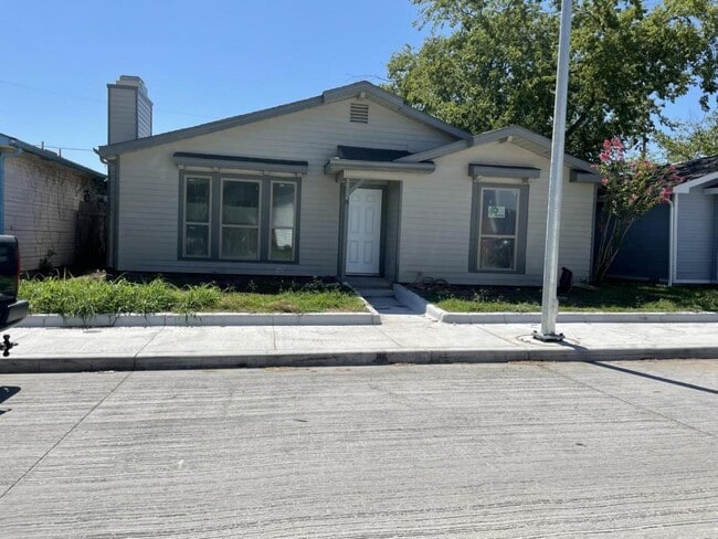 Primary Photo - 9904 Cedar Mountain Cir