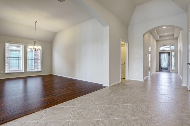Building Photo - 26323 Crystal Cove Ln